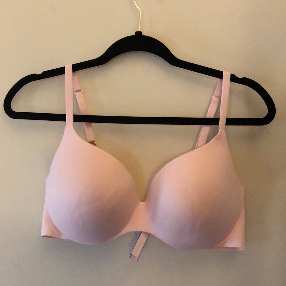 Victoria’s Secret bra, pink, size 38C